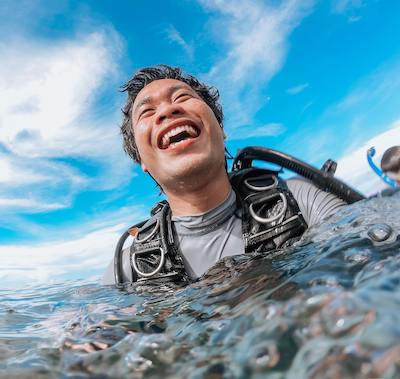 Diver with no mask or regulator on